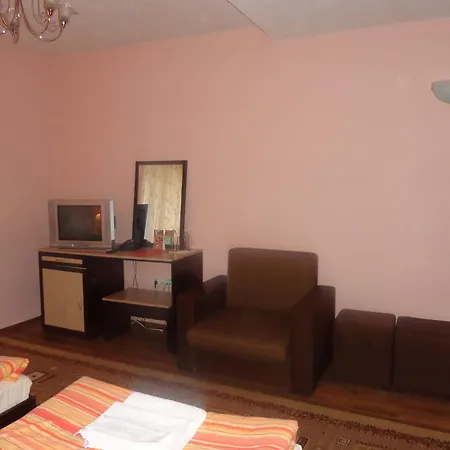 Hotel Kestenite Family
